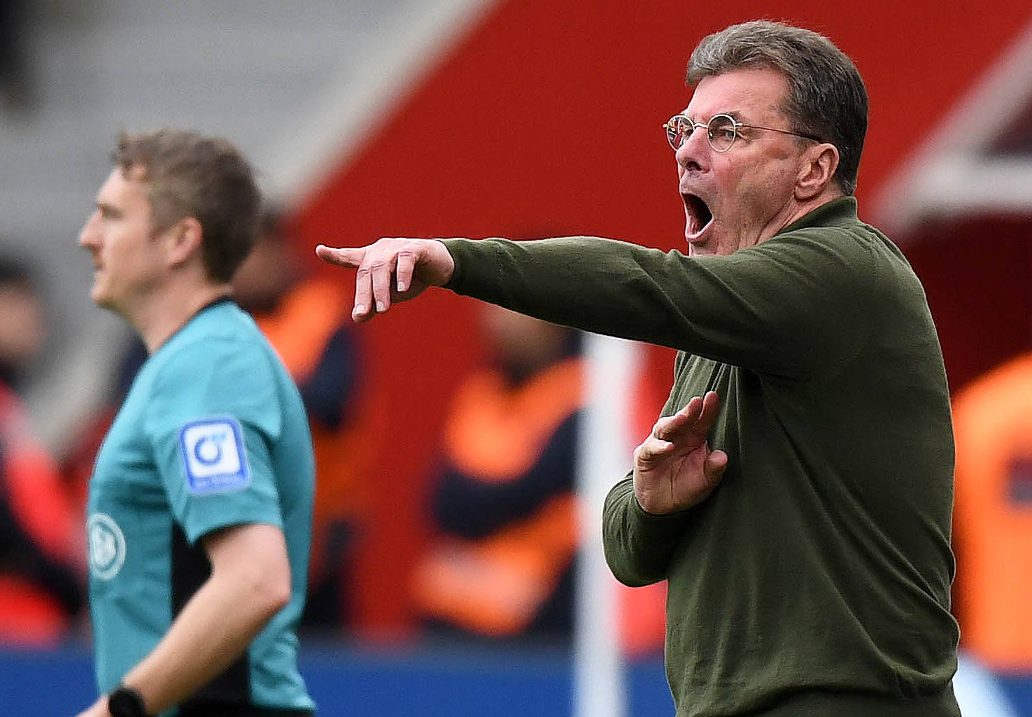 (体育)足球——德甲:勒沃库森胜沃尔夫斯堡